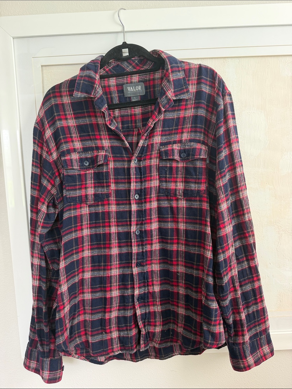 Valor Men's Red & Navy Plaid Flannel Shirt